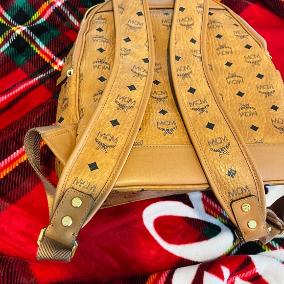 MCM - Stark Visetos Logo Monogram Backpack - Picture 7 of 12